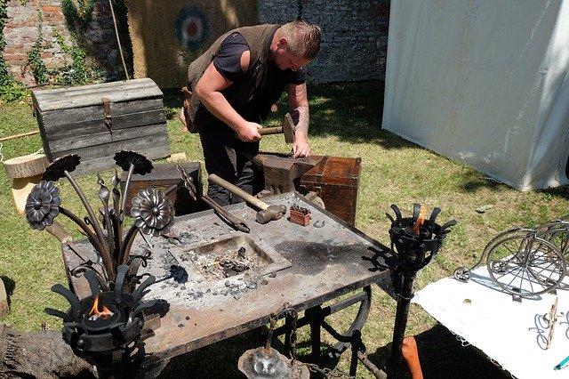 ดาวน์โหลดฟรี Blacksmith Craft Middle Ages - ภาพถ่ายหรือรูปภาพที่จะแก้ไขด้วยโปรแกรมแก้ไขรูปภาพออนไลน์ GIMP ได้ฟรี