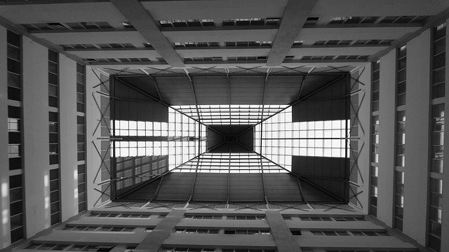 تنزيل Black White Architecture Building مجانًا - صورة أو صورة مجانية ليتم تحريرها باستخدام محرر الصور عبر الإنترنت GIMP