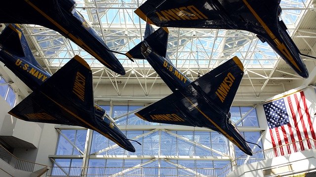 Unduh gratis Blue Angels Airplanes - foto atau gambar gratis untuk diedit dengan editor gambar online GIMP