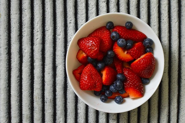 Free download blueberries strawberries fruits free picture to be edited with GIMP free online image editor