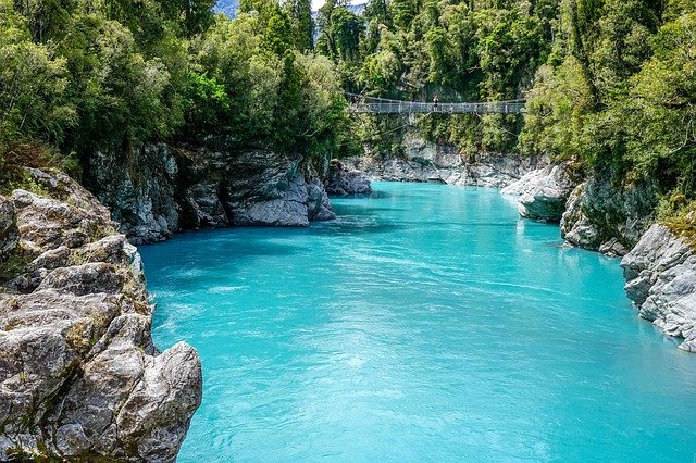 Muat turun percuma Blue River Water - foto atau gambar percuma untuk diedit dengan editor imej dalam talian GIMP