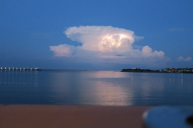 Descărcare gratuită Blue Sea Cloud - fotografie sau imagine gratuită pentru a fi editată cu editorul de imagini online GIMP