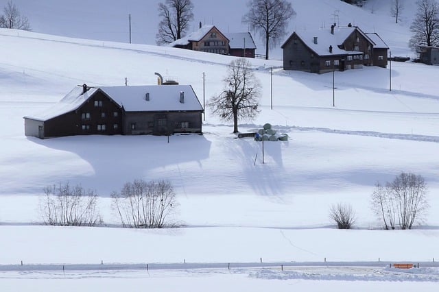 Descargue gratis la imagen gratuita azul invierno brillo nieve ventisquero para editar con el editor de imágenes en línea gratuito GIMP