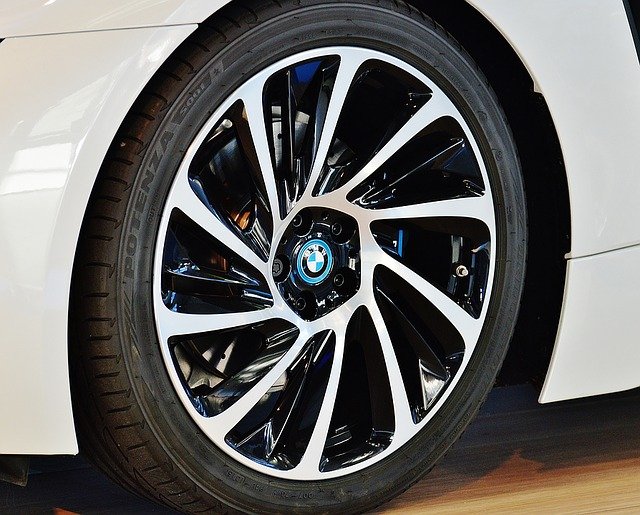 Free graphic bmw i8 sports car vehicle tire to be edited by GIMP free image editor by OffiDocs