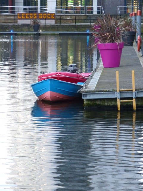 Gratis download Boat Canal - gratis foto of afbeelding om te bewerken met GIMP online afbeeldingseditor
