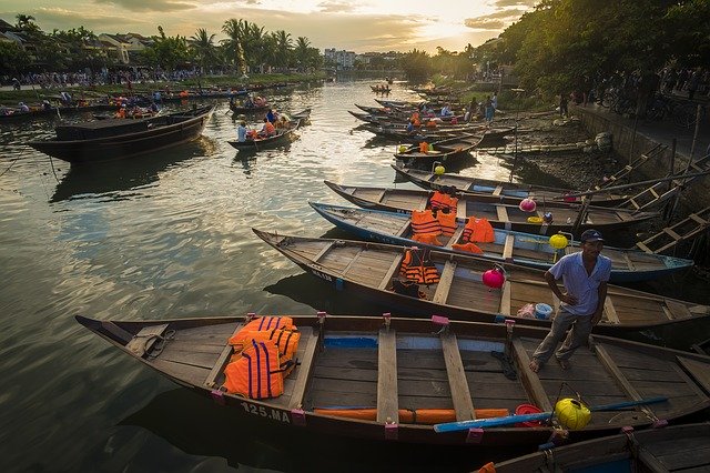 Free download Boat Hoian Water -  free photo or picture to be edited with GIMP online image editor