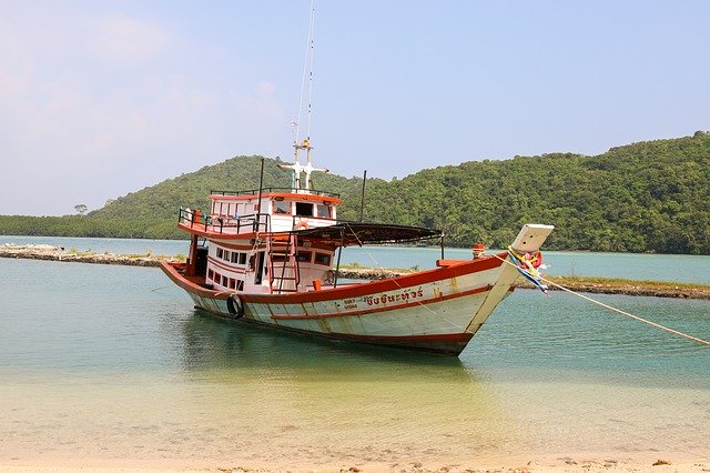 Bezpłatne pobieranie Boat Old Koh Tan - bezpłatne zdjęcie lub obraz do edycji za pomocą internetowego edytora obrazów GIMP