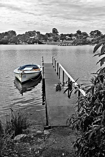 Unduh gratis Boat Pier Mooring - foto atau gambar gratis untuk diedit dengan editor gambar online GIMP