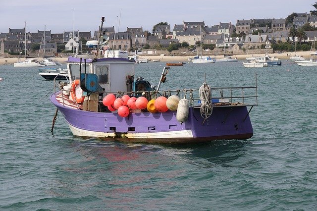 Descarga gratuita Boat Sea Brittany: foto o imagen gratuita para editar con el editor de imágenes en línea GIMP