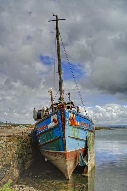 Gratis download Boat Sea Derelict - gratis foto of afbeelding om te bewerken met GIMP online afbeeldingseditor