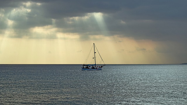 Free download boat sea horizon sunlight free picture to be edited with GIMP free online image editor