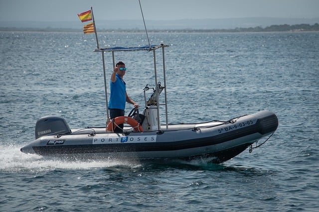 Free download boat speedboat spanish flag boating free picture to be edited with GIMP free online image editor