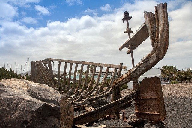 Gratis download Boat Wreck Shipwreck - gratis foto of afbeelding om te bewerken met GIMP online afbeeldingseditor