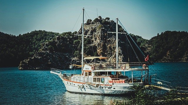 Descărcare gratuită Boat Yacht Transport - fotografie sau imagini gratuite pentru a fi editate cu editorul de imagini online GIMP