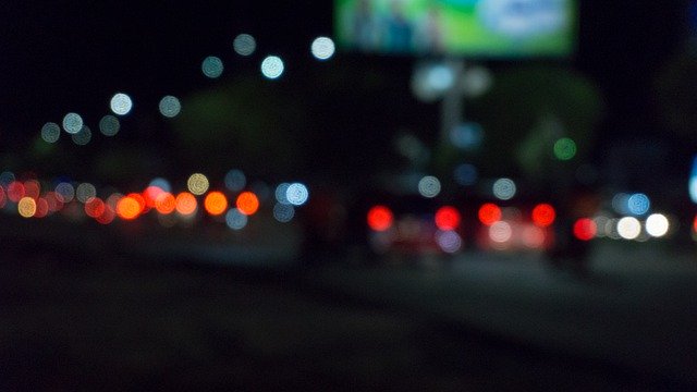 무료 다운로드 Bokeh Night Traffic - 무료 사진 또는 GIMP 온라인 이미지 편집기로 편집할 사진