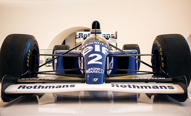Free download bolid renault car f1 formula one free picture to be edited with GIMP free online image editor