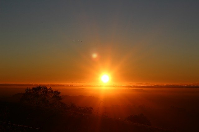 Download gratuito Born Sun Dawn Sky: foto o immagine gratuita da modificare con l'editor di immagini online GIMP