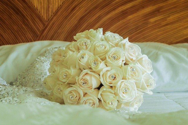 Unduh gratis Bouquet Flowers Wedding - foto atau gambar gratis untuk diedit dengan editor gambar online GIMP