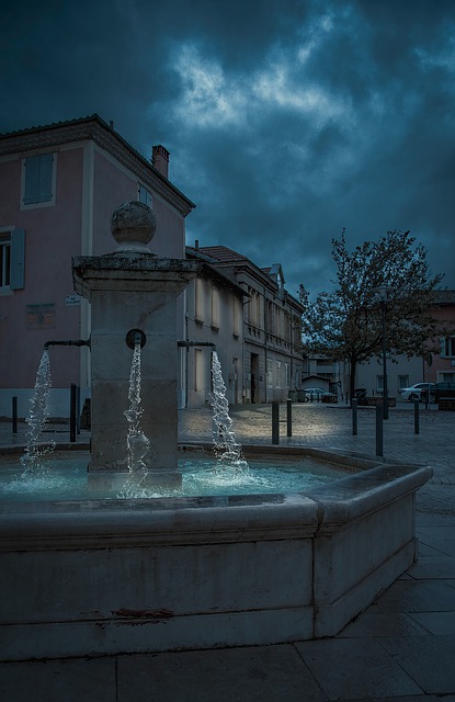 يمكنك تنزيل صورة مجانية من برنامج Bourg les valence valence nuit لتحريرها باستخدام محرر الصور المجاني عبر الإنترنت من برنامج GIMP