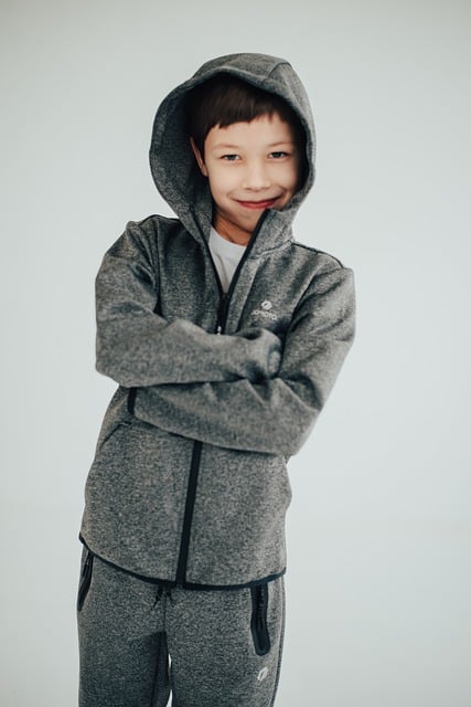 Unduh gratis gambar anak laki-laki berkacamata happy hoodie anak sekolah untuk diedit dengan editor gambar online gratis GIMP