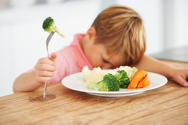 Free download boy kid child healthy eating free picture to be edited with GIMP free online image editor