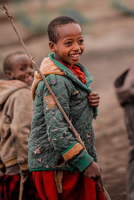 Бесплатно загрузите мальчик ребенок молодое племенное племя Африки бесплатное изображение для редактирования в GIMP бесплатный онлайн-редактор изображений