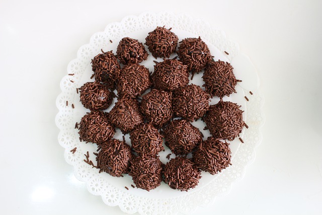 Ücretsiz indir brigadeiro çikolatalı yemek tatlısı ücretsiz resim GIMP ücretsiz çevrimiçi resim düzenleyici ile düzenlenecektir