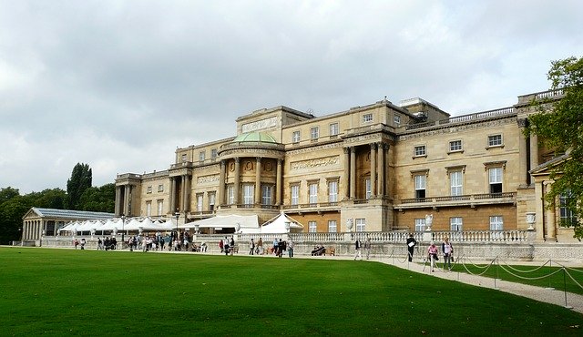 Unduh gratis Buckingham Palace Garden England - foto atau gambar gratis untuk diedit dengan editor gambar online GIMP