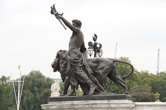 Free download Buckingham Palace Sculpture -  free photo or picture to be edited with GIMP online image editor