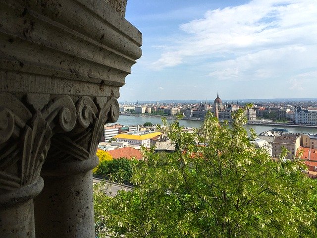 ดาวน์โหลดฟรี Budapest Castle Architecture - ภาพถ่ายหรือรูปภาพฟรีที่จะแก้ไขด้วยโปรแกรมแก้ไขรูปภาพออนไลน์ GIMP