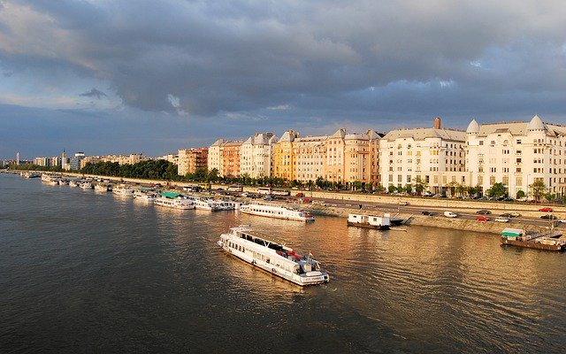 Free picture Budapest Urban Landscape River -  to be edited by GIMP free image editor by OffiDocs