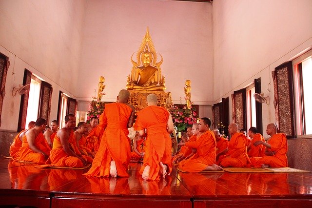 Скачать бесплатно Buddhist Holy Day Monk Buddhism - бесплатное фото или изображение для редактирования с помощью онлайн-редактора GIMP