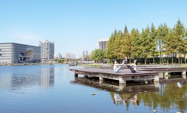 Muat turun percuma Building Lake Water - foto atau gambar percuma percuma untuk diedit dengan editor imej dalam talian GIMP