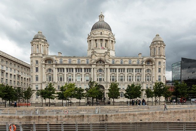 Descărcare gratuită Building Liverpool England - fotografie sau imagine gratuită pentru a fi editată cu editorul de imagini online GIMP