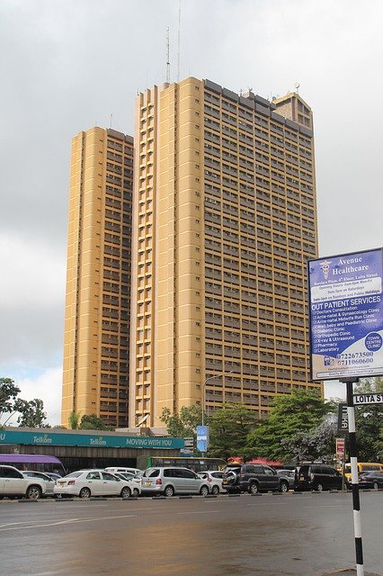 Descărcare gratuită Building Nairobi Kenya Tall - fotografie sau imagini gratuite pentru a fi editate cu editorul de imagini online GIMP
