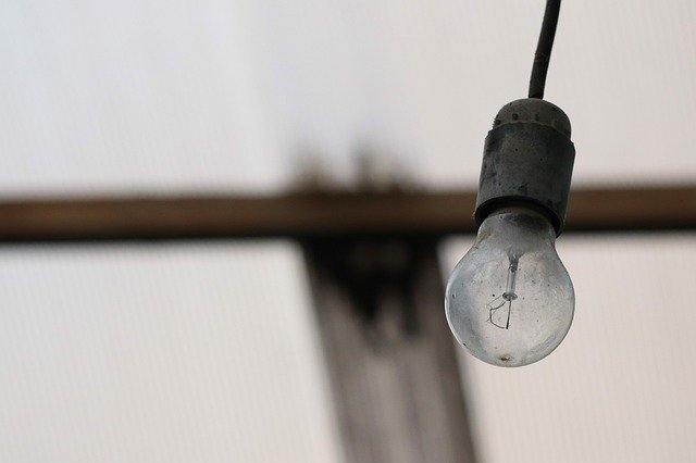Unduh gratis Bulb Light Lightbulb - foto atau gambar gratis untuk diedit dengan editor gambar online GIMP
