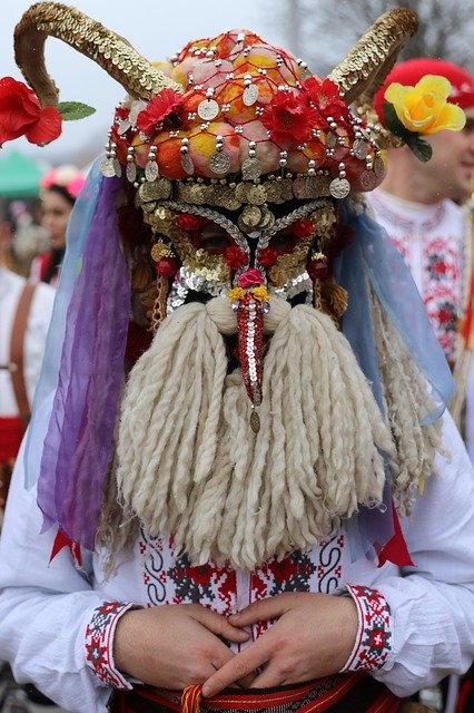 Descărcați gratuit șablonul foto gratuit Bulgaria Costume Festival pentru a fi editat cu editorul de imagini online GIMP