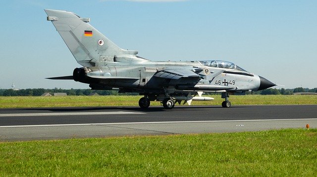 Bezpłatne pobieranie Bundeswehr Fighter Jet Panavia - bezpłatne zdjęcie lub obraz do edycji za pomocą internetowego edytora obrazów GIMP