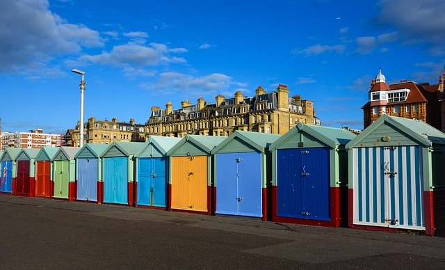 Muat turun percuma Cabin Beach Colorful - foto atau gambar percuma untuk diedit dengan editor imej dalam talian GIMP