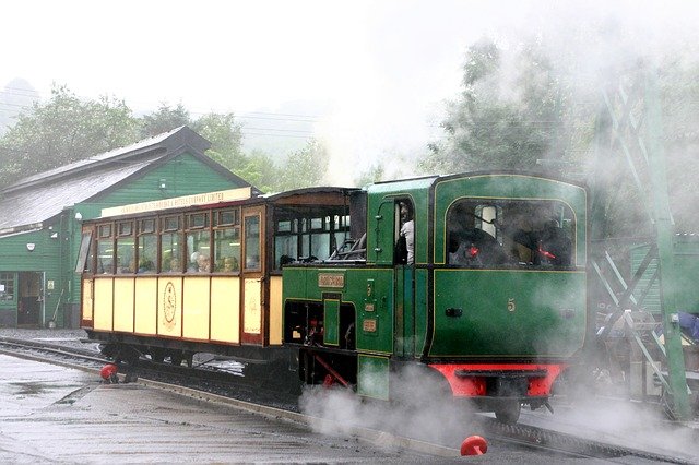 Kostenloses Bild der Seilbahn-Zahnradbahn herunterladen, das mit dem kostenlosen Online-Bildeditor GIMP bearbeitet werden kann