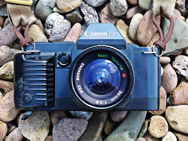 Free download camera canon t70 analog vintage free picture to be edited with GIMP free online image editor