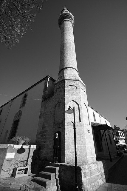 ดาวน์โหลดฟรี Cami Minaret Woman - ภาพถ่ายหรือรูปภาพฟรีที่จะแก้ไขด้วยโปรแกรมแก้ไขรูปภาพออนไลน์ GIMP