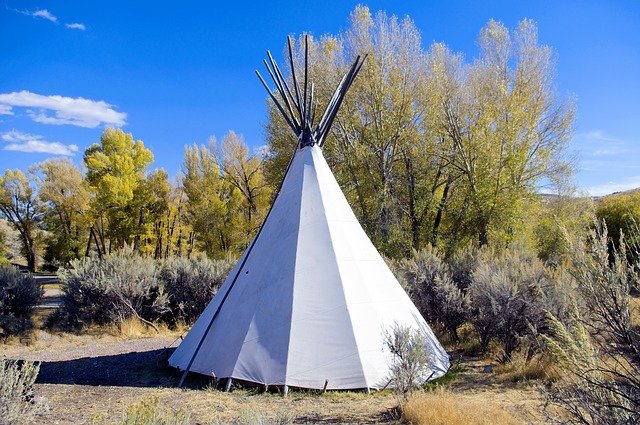 Descărcați gratuit Camping Tipi At Bannack Campground șablon foto gratuit pentru a fi editat cu editorul de imagini online GIMP