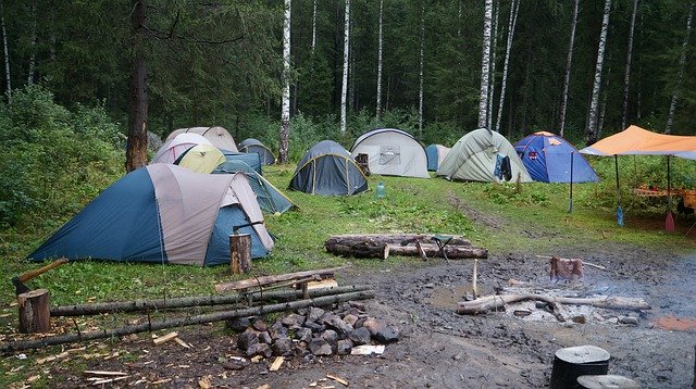 Muat turun percuma Camp Parking Summer - foto atau gambar percuma untuk diedit dengan editor imej dalam talian GIMP