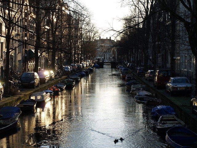 Unduh gratis Canals Amsterdam Holland - foto atau gambar gratis untuk diedit dengan editor gambar online GIMP