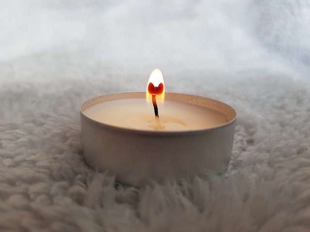 Unduh gratis Candle Fire Angel - foto atau gambar gratis untuk diedit dengan editor gambar online GIMP