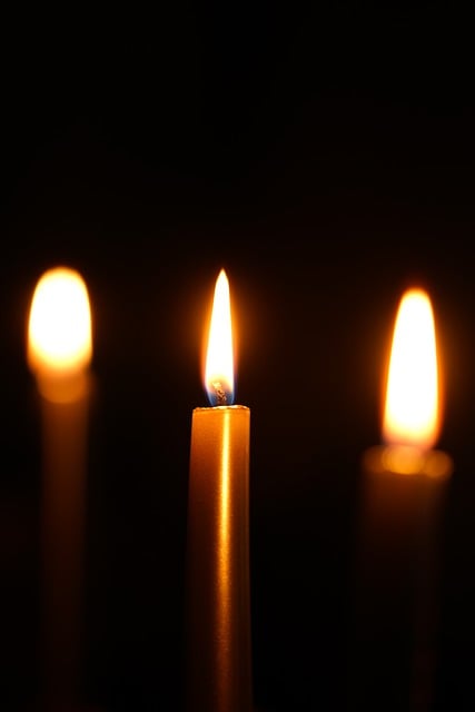 Scarica gratuitamente l'immagine gratuita di Natale con fiamma di candela da modificare con l'editor di immagini online gratuito GIMP