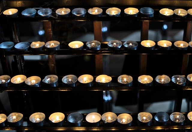 Descarga gratuita Candles Kaganki Prayer: foto o imagen gratuita para editar con el editor de imágenes en línea GIMP