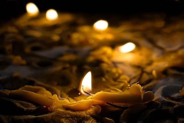 Unduh gratis Candles Light Faith - foto atau gambar gratis untuk diedit dengan editor gambar online GIMP