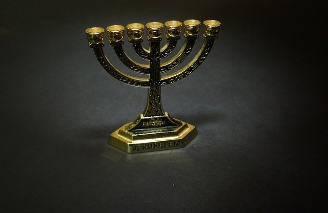 تنزيل مجاني Candlestick Menorah Religion - صورة مجانية أو صورة لتحريرها باستخدام محرر الصور على الإنترنت GIMP